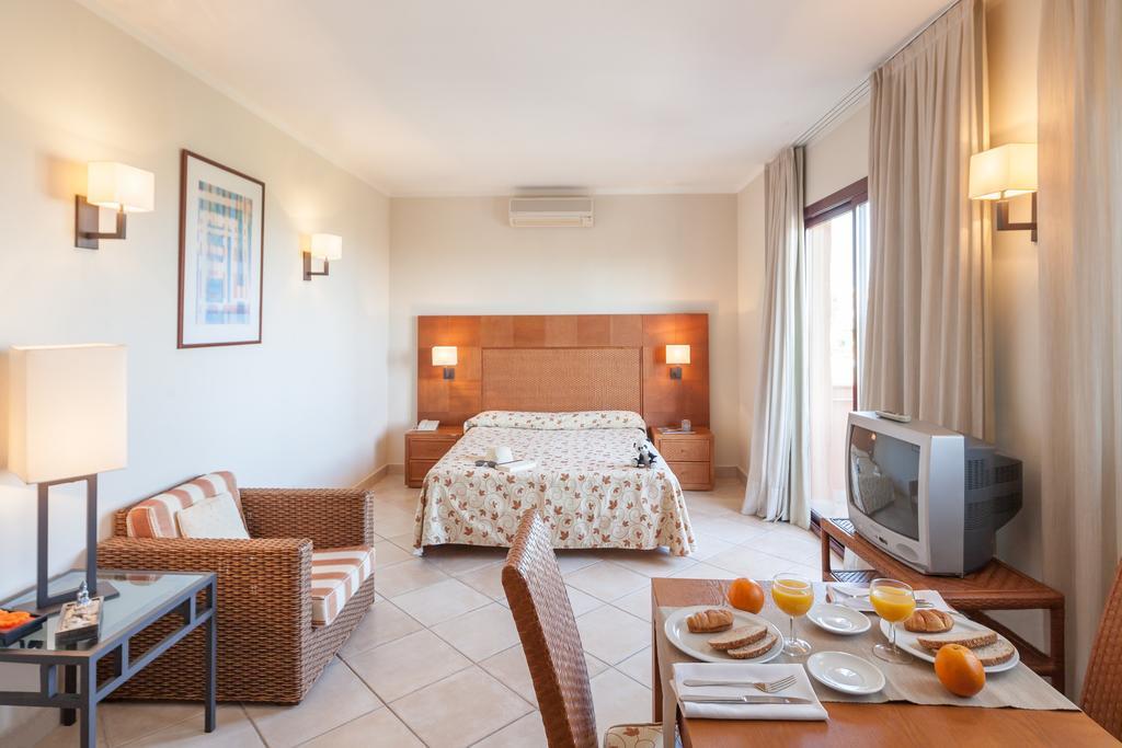 Pierre & Vacances Estepona Bagian luar foto
