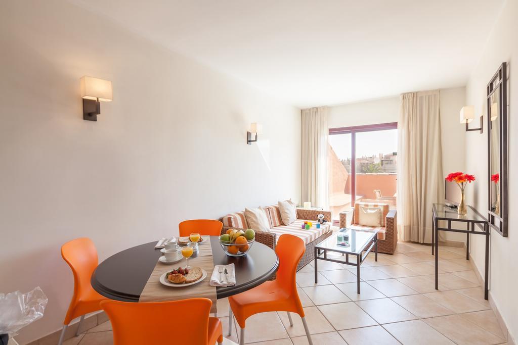 Pierre & Vacances Estepona Bagian luar foto