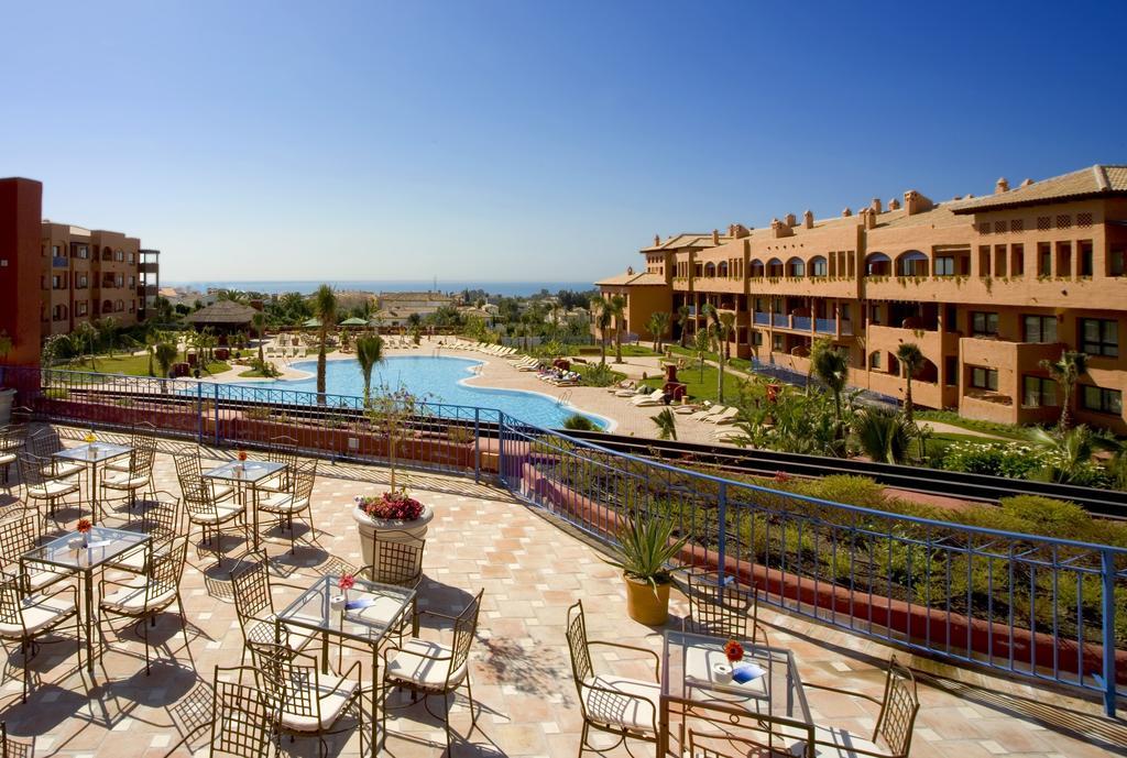 Pierre & Vacances Estepona Bagian luar foto