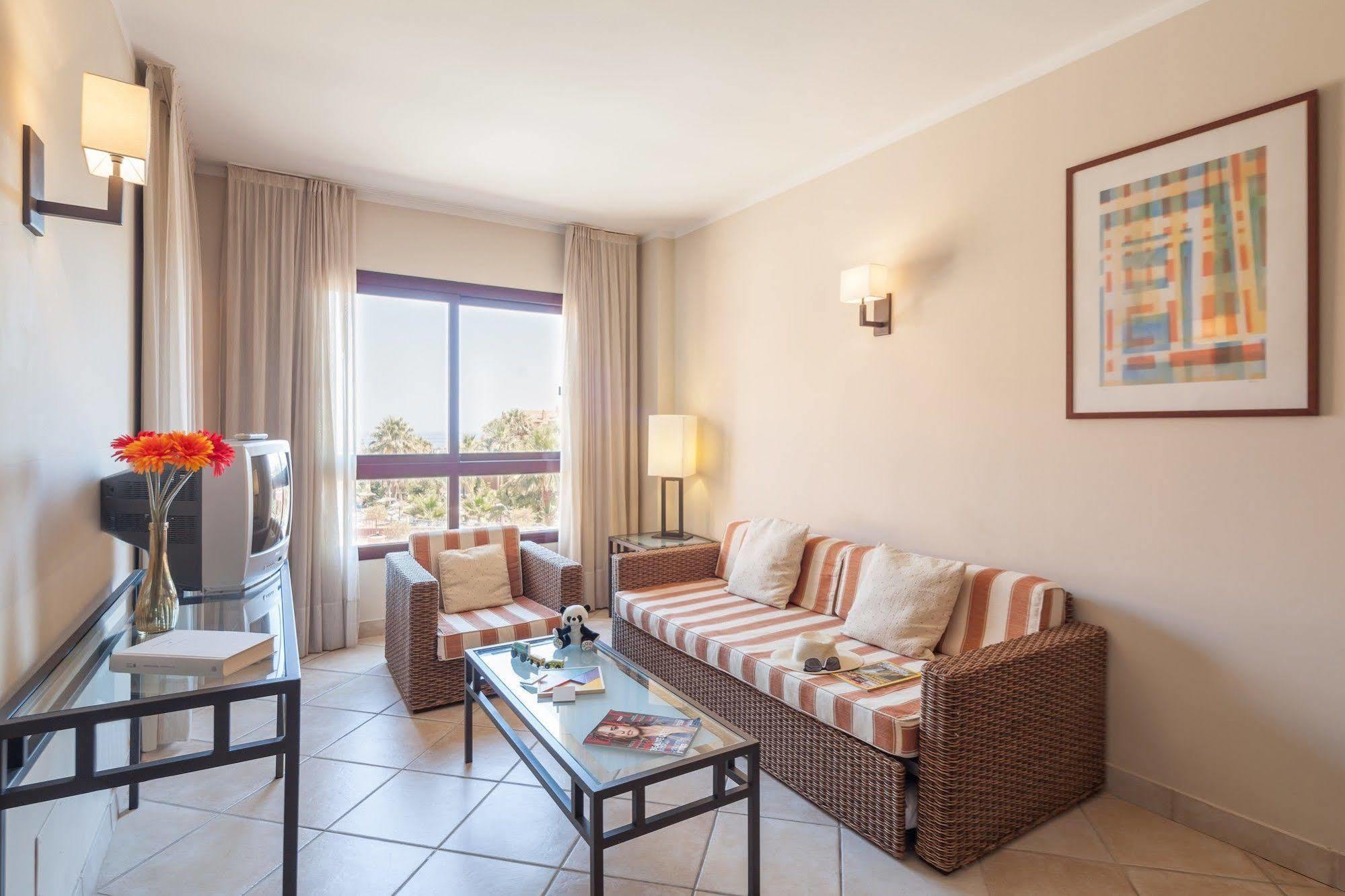 Pierre & Vacances Estepona Bagian luar foto