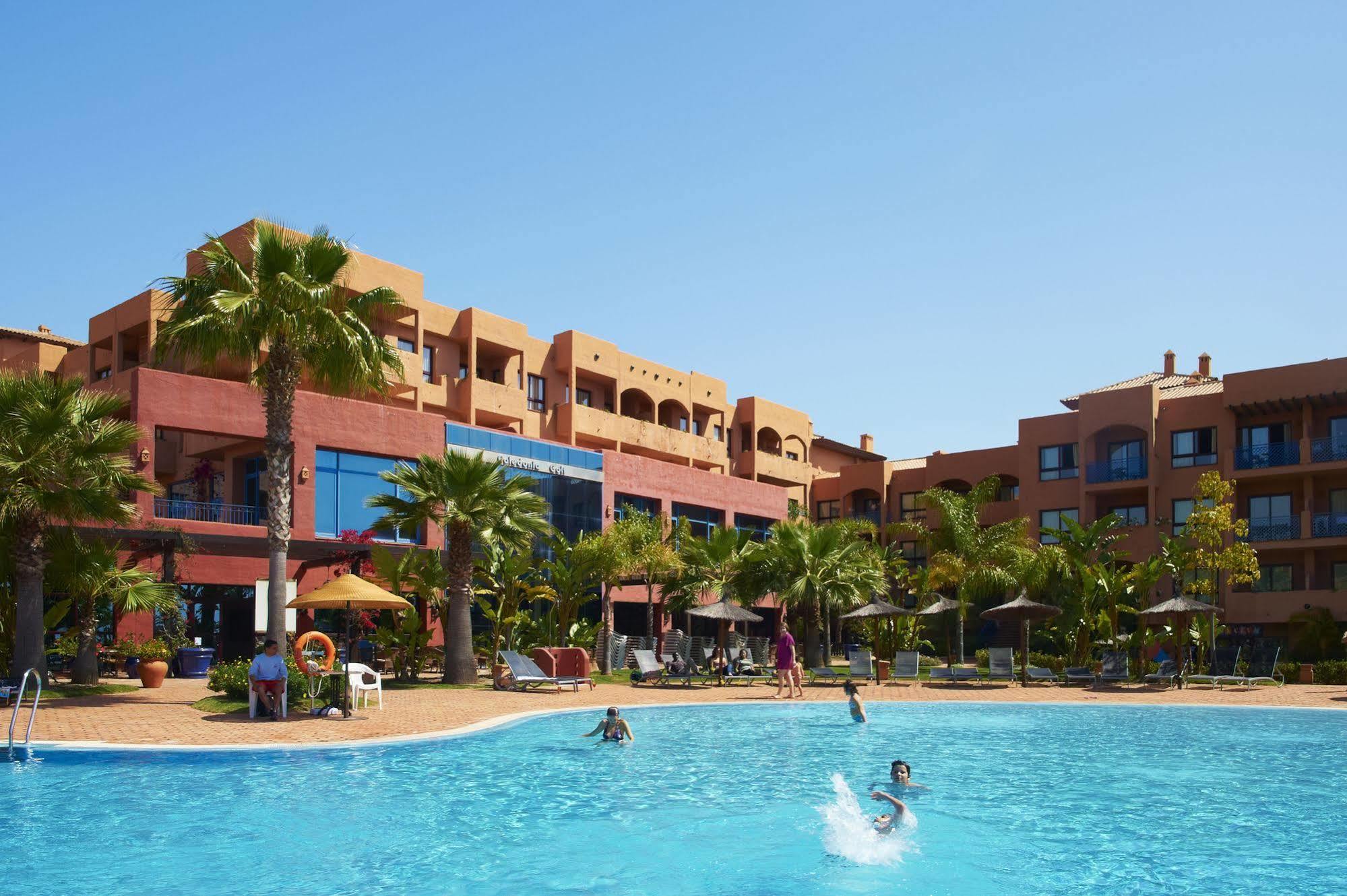 Pierre & Vacances Estepona Bagian luar foto